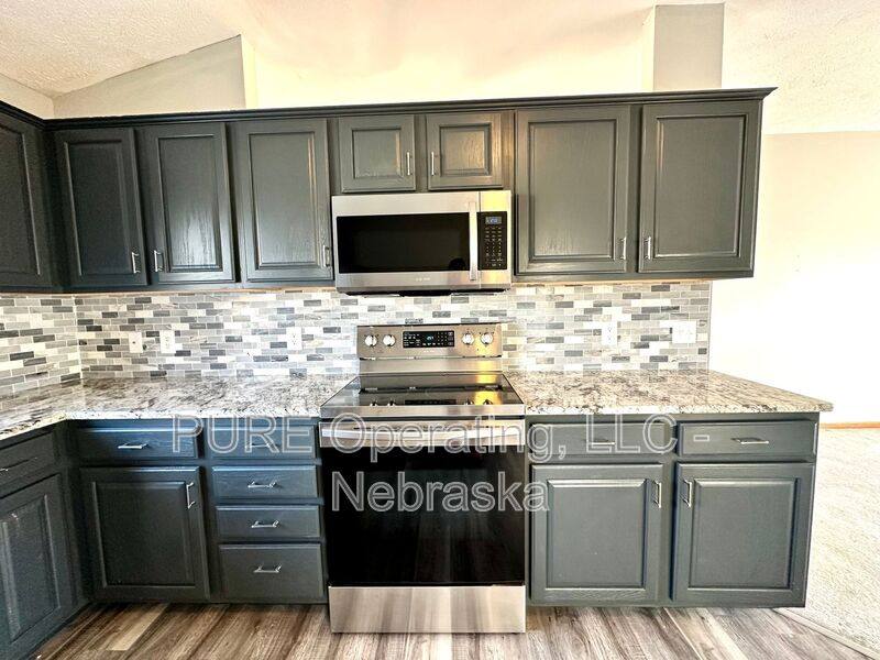 House for rent at 11657 Bauman Ave, Omaha, NE 68164