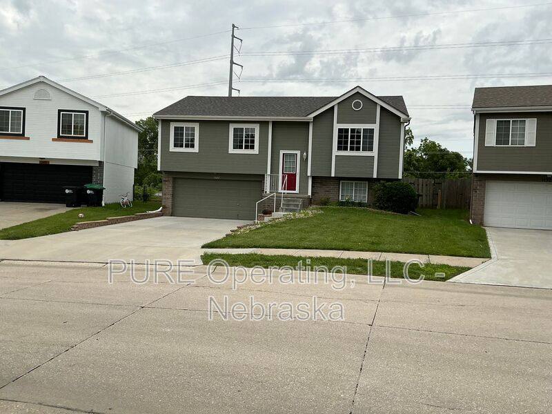 House for rent at 11657 Bauman Ave, Omaha, NE 68164
