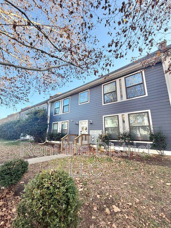 Condo for rent at 1605 F St NE #1, Washington, DC 20002