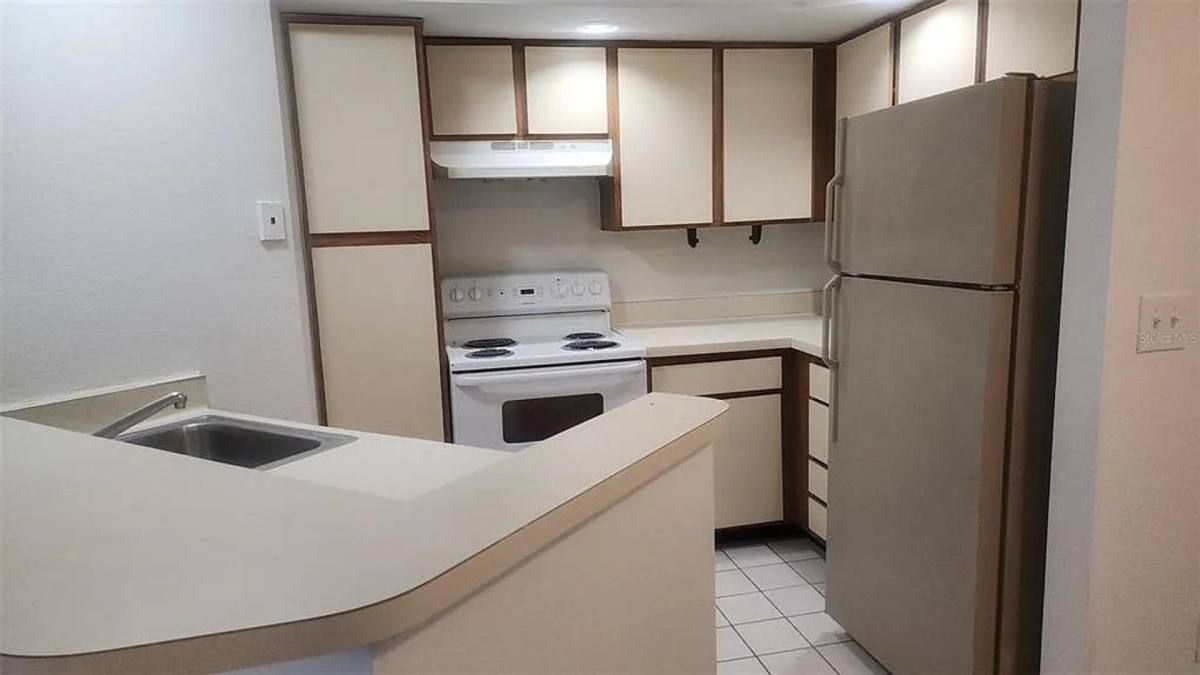 Apartment for rent at 5713 Gatlin Ave Venetian Place, Orlando, FL 32822