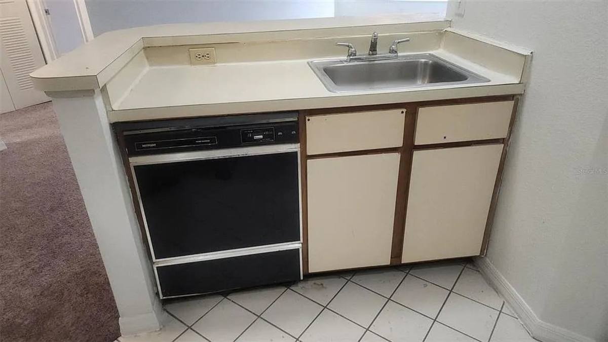 Apartment for rent at 5713 Gatlin Ave Venetian Place, Orlando, FL 32822