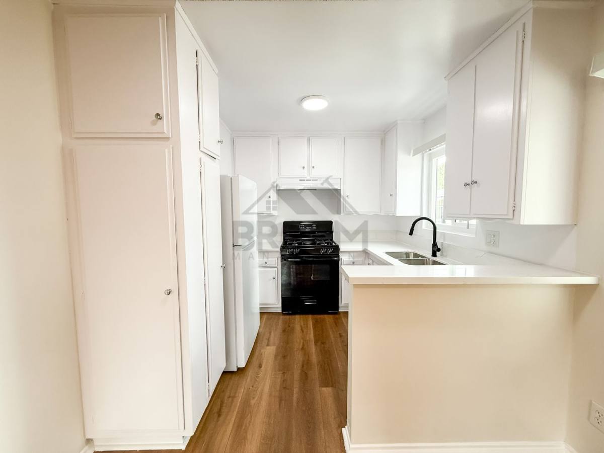 Apartment for rent at 18350 Napa St, Northridge, CA 91325
