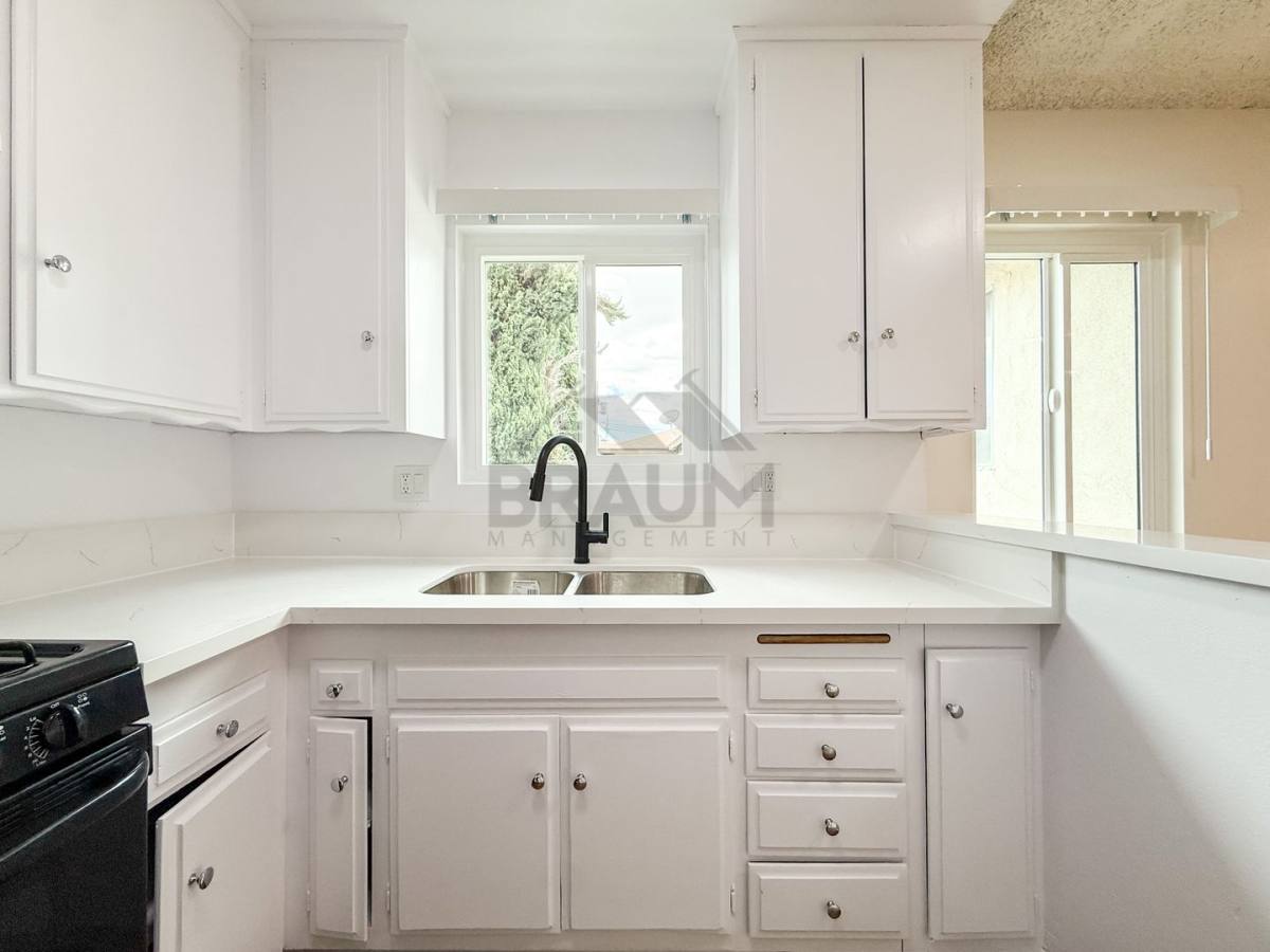 Apartment for rent at 18350 Napa St, Northridge, CA 91325