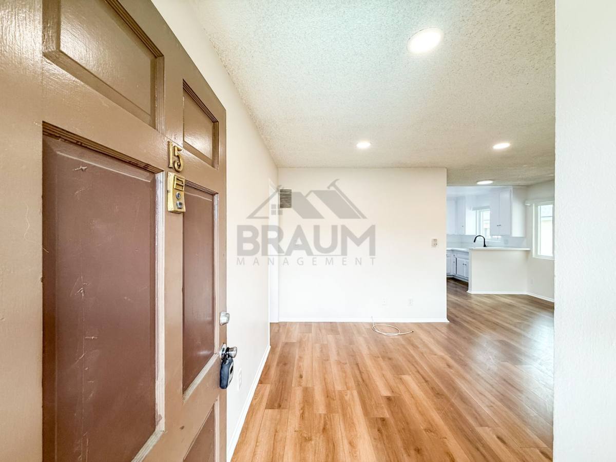 Apartment for rent at 18350 Napa St, Northridge, CA 91325