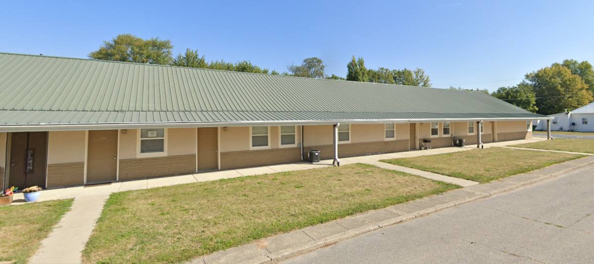 Apartment for rent at 415 W Clem St, Flora, IN 46929