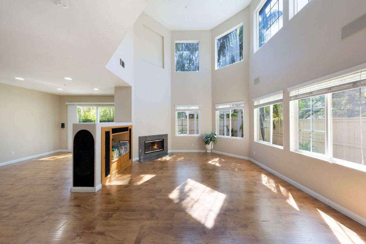 Townhouse for rent at 907 Somerville, Irvine, CA 92620