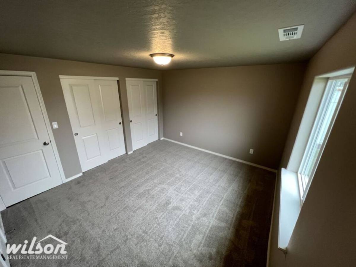 House for rent at 6114 Crown Crest Ave, Yakima, WA 98903