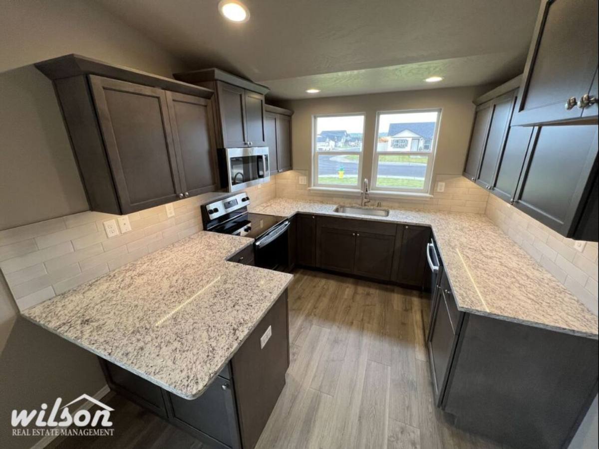 House for rent at 6114 Crown Crest Ave, Yakima, WA 98903