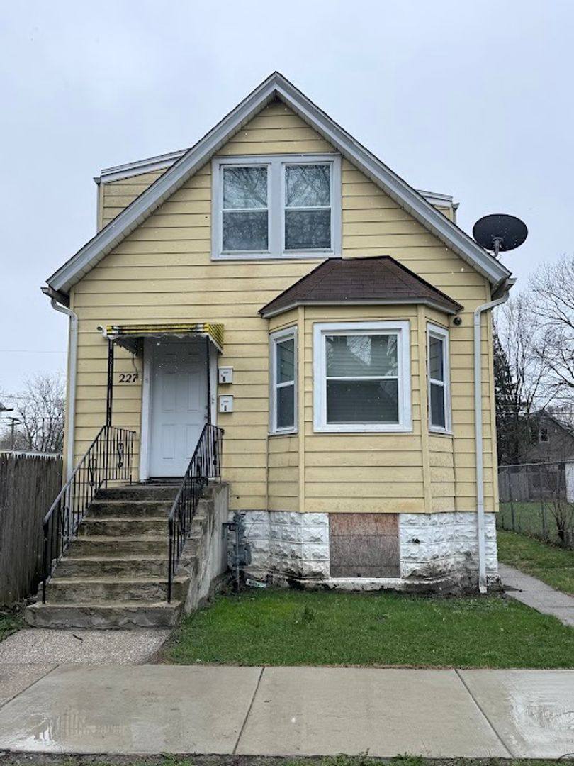 Apartment for rent at 227 W 112th Place, Chicago, IL 60628