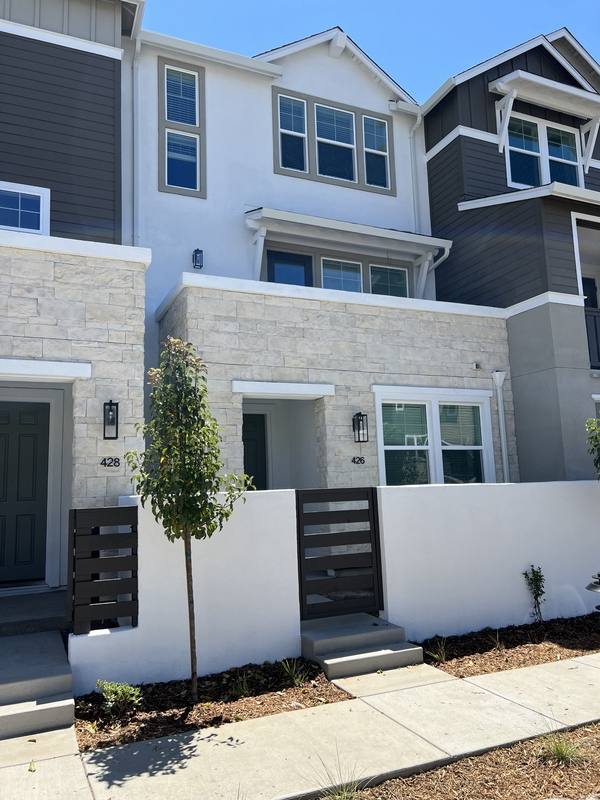 Townhouse for rent at 426 Semillon Lane, Santa Rosa, CA 95403