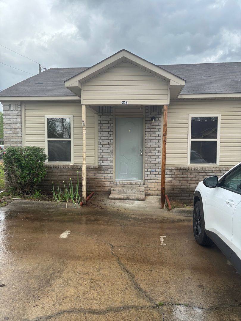 Apartment for rent at 201-231 4th St, Ward, AR 72176