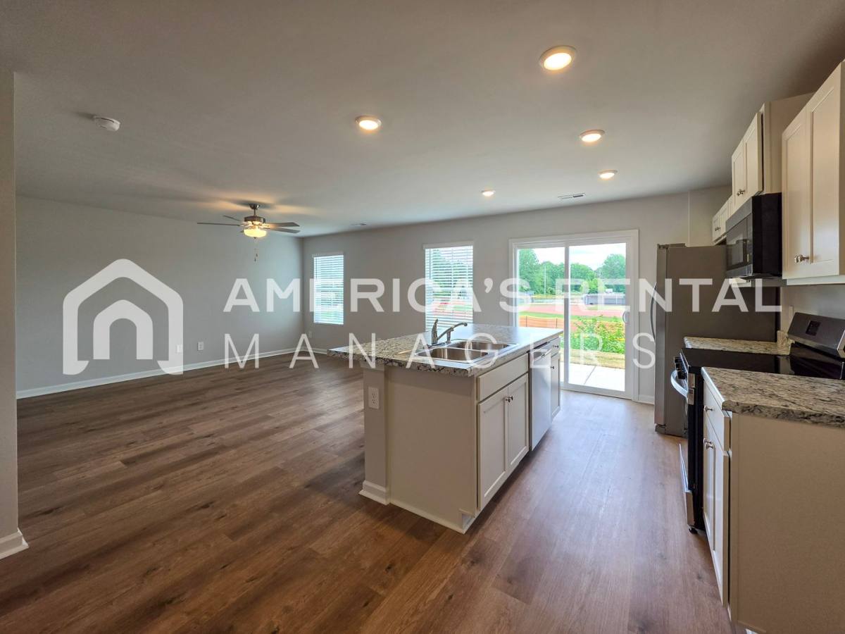 Townhouse for rent at 4139 Hudson Court, Decatur, AL 35603
