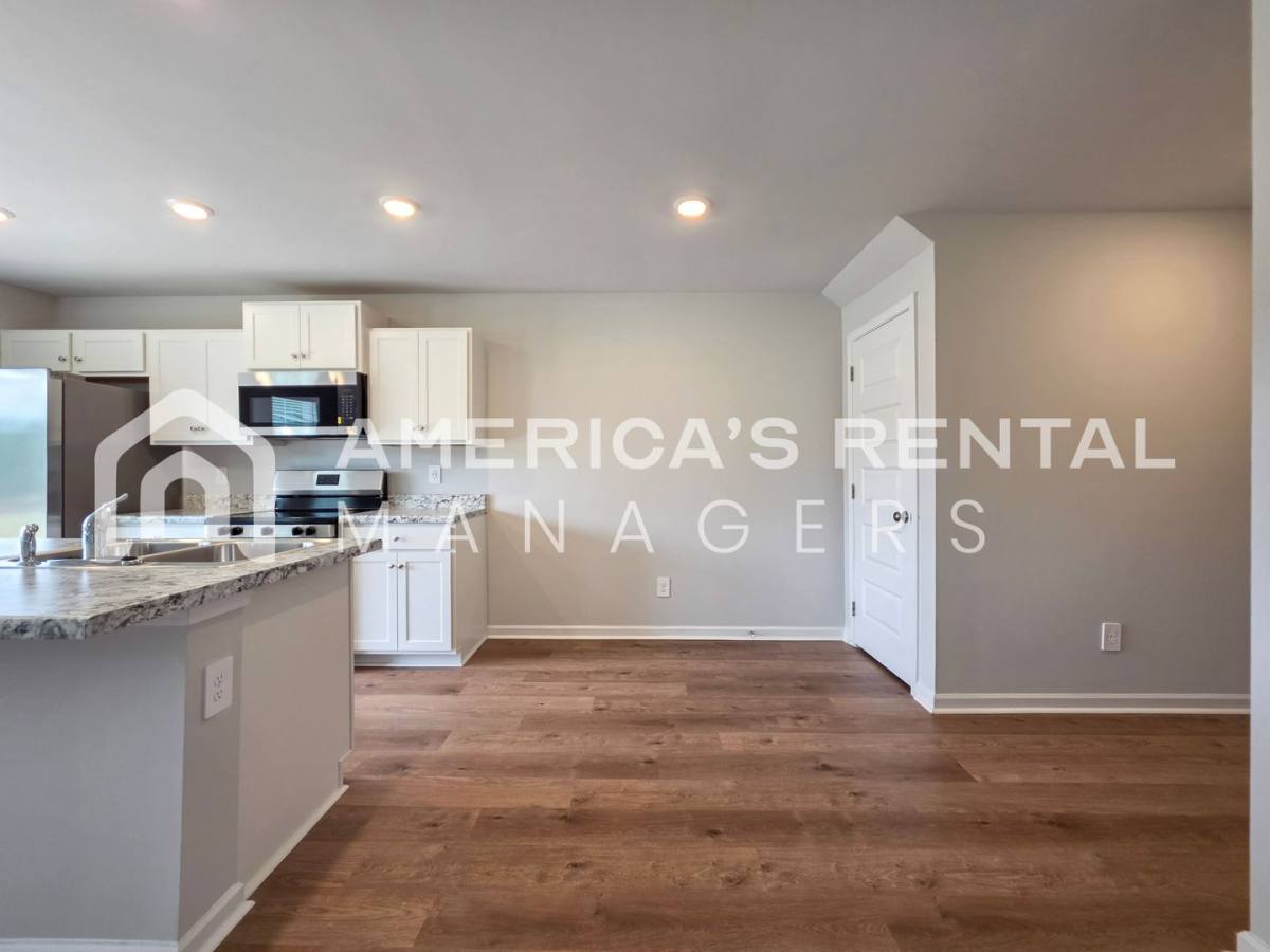 Townhouse for rent at 4139 Hudson Court, Decatur, AL 35603