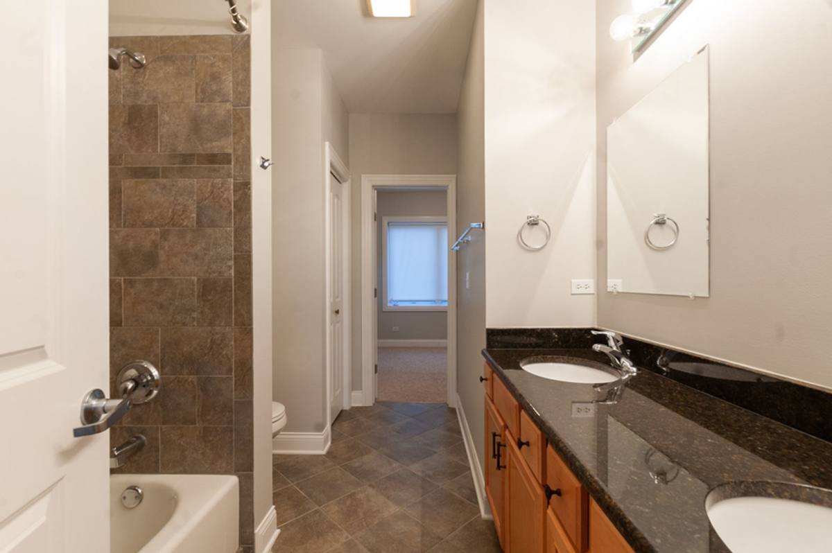 Townhouse for rent at 7016 W Medill Ave, Elmwood Park, IL 60707