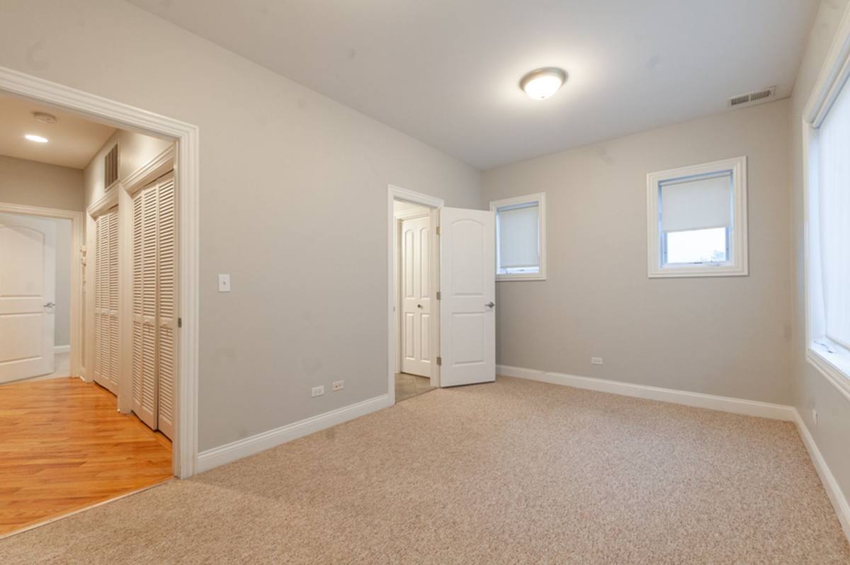 Townhouse for rent at 7016 W Medill Ave, Elmwood Park, IL 60707