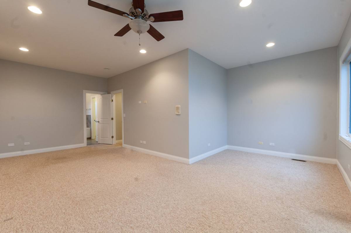 Townhouse for rent at 7016 W Medill Ave, Elmwood Park, IL 60707