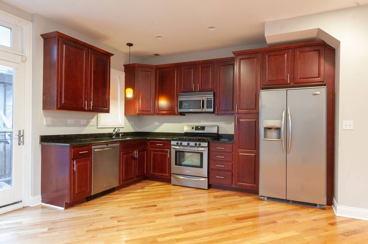 Townhouse for rent at 7016 W Medill Ave, Elmwood Park, IL 60707