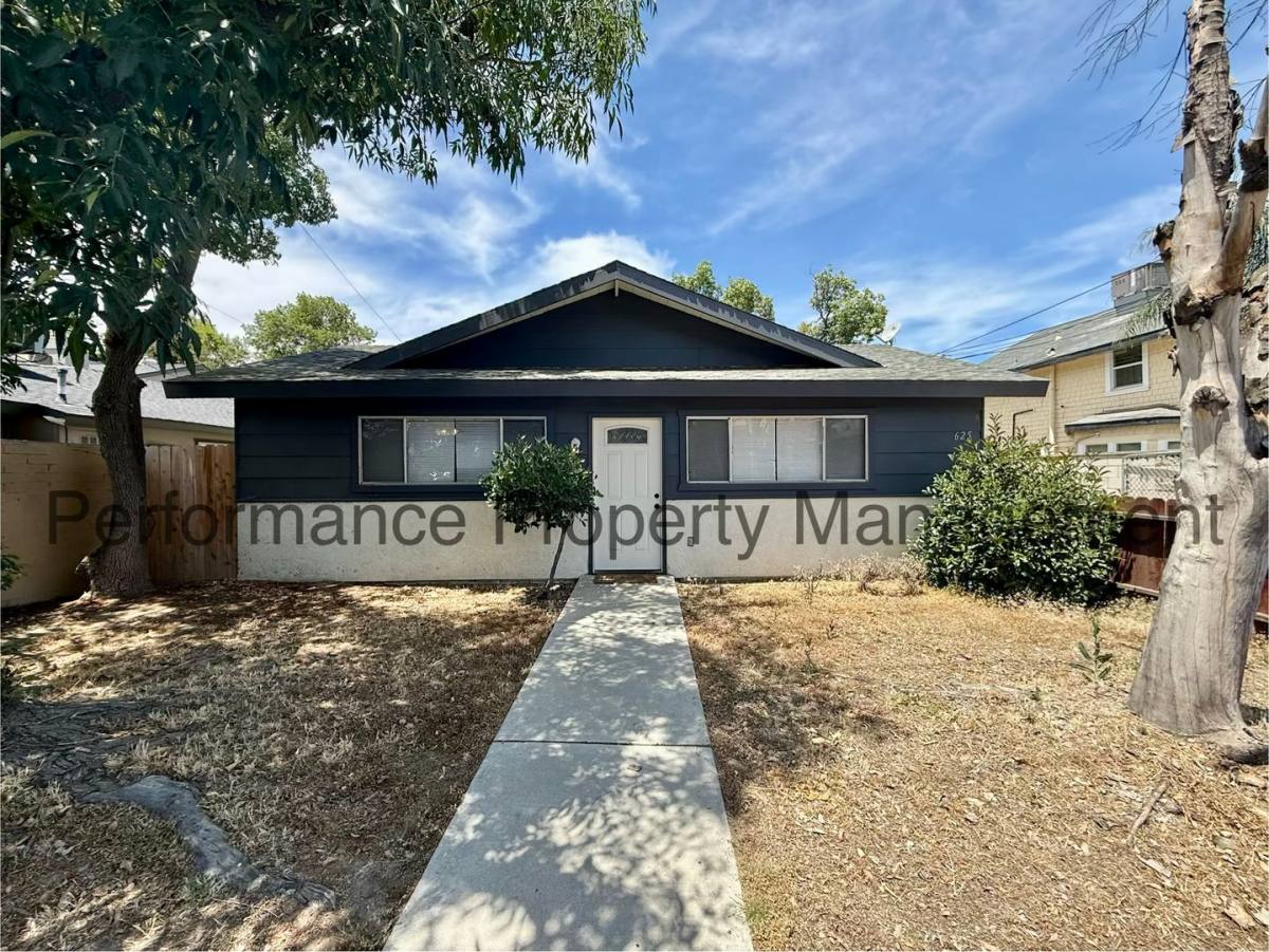 Apartment for rent at 625 A St, Bakersfield, CA 93304