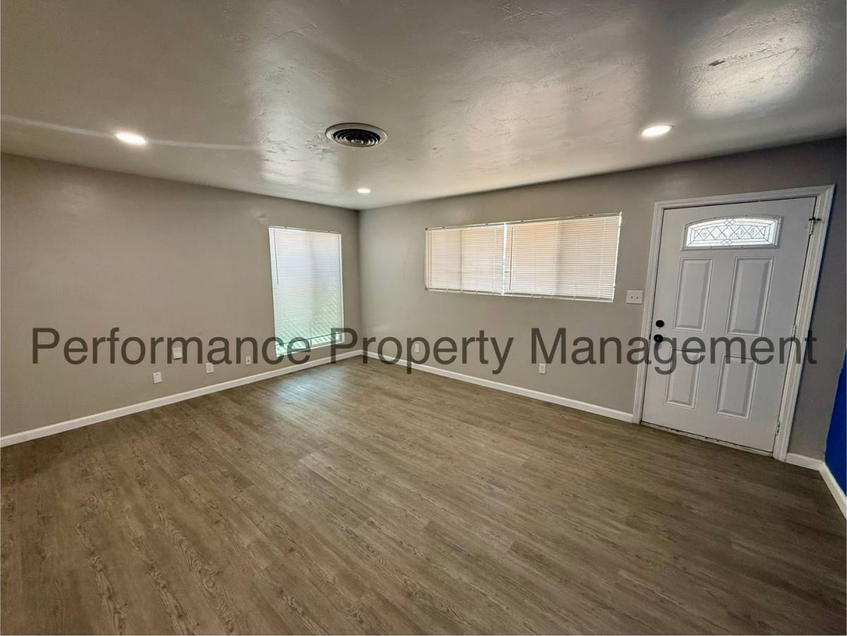 Apartment for rent at 625 A St, Bakersfield, CA 93304