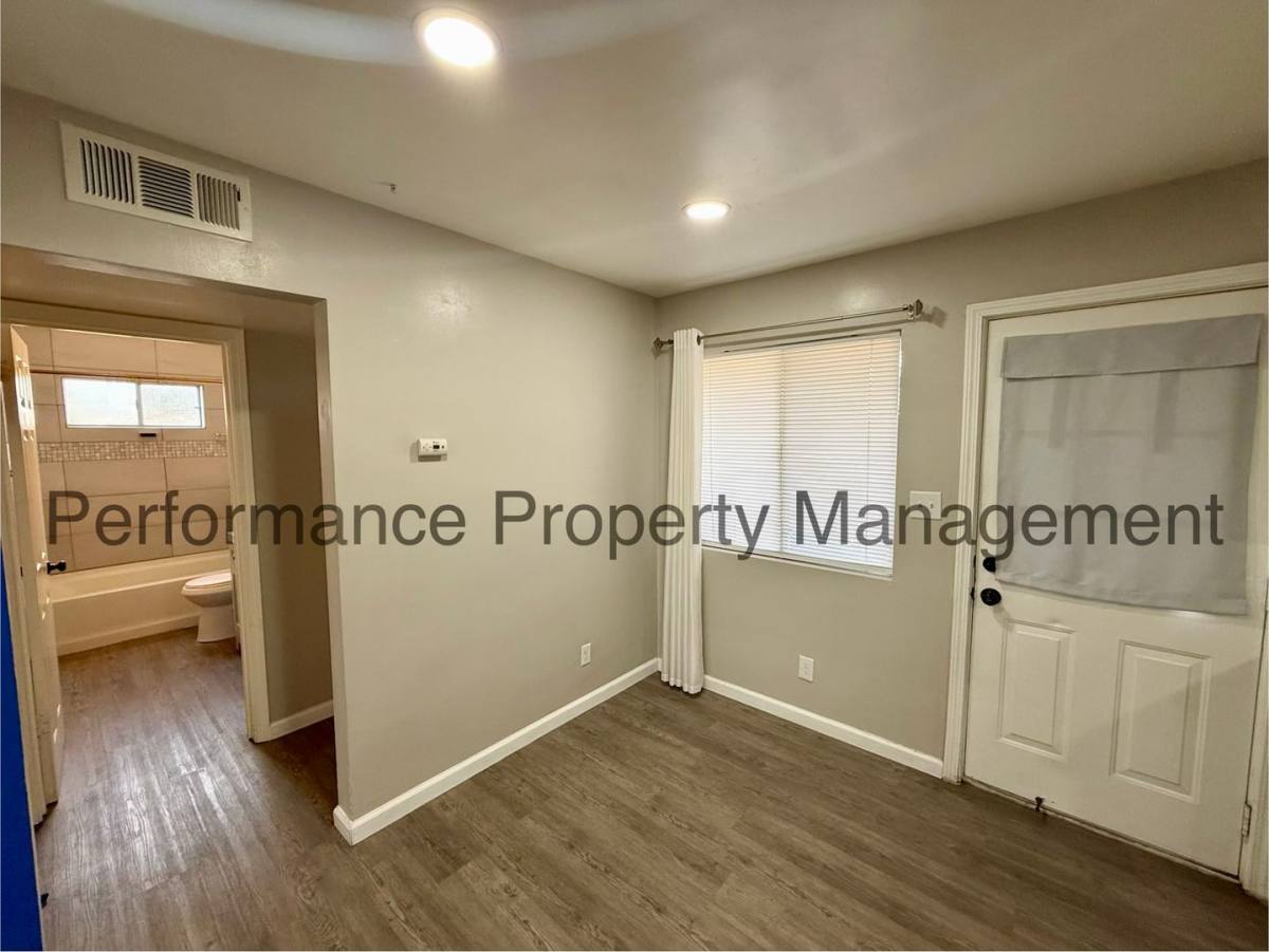 Apartment for rent at 625 A St, Bakersfield, CA 93304