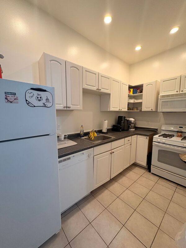 Apartment for rent at 3025 N Calvert St #3027, Baltimore, MD 21218