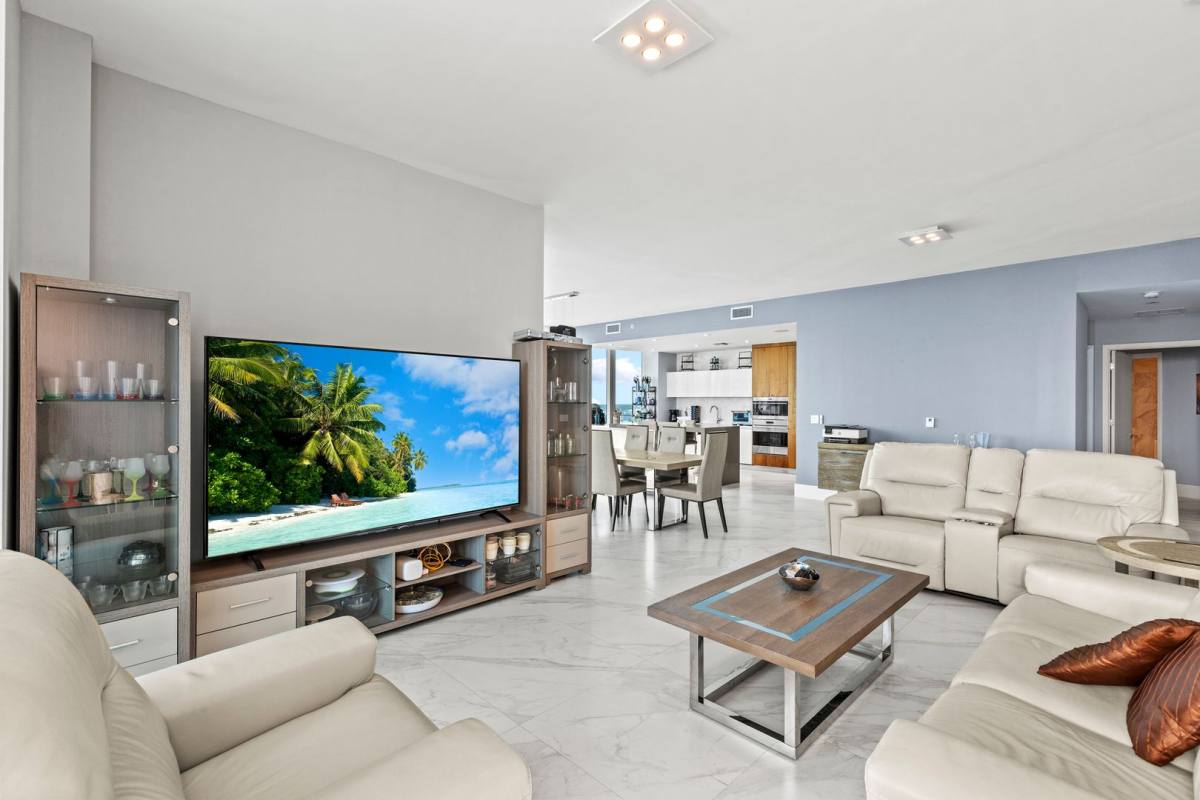 Apartment for rent at 701 N Fort Lauderdale Beach Blvd, Fort Lauderdale, FL 33304
