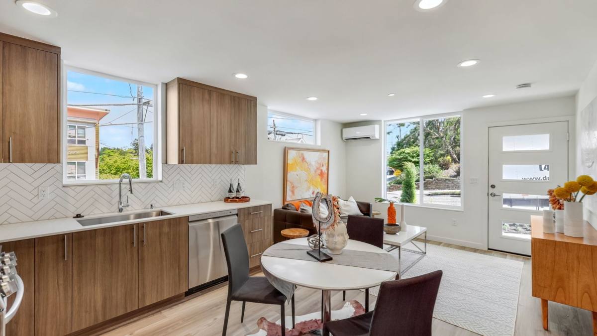 Townhouse for rent at 2826 S Walden St, Seattle, WA 98144
