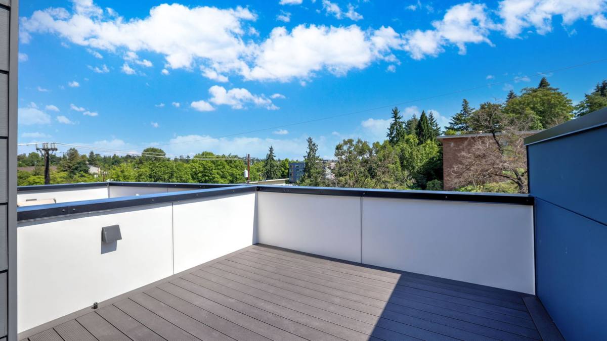 Townhouse for rent at 2826 S Walden St, Seattle, WA 98144