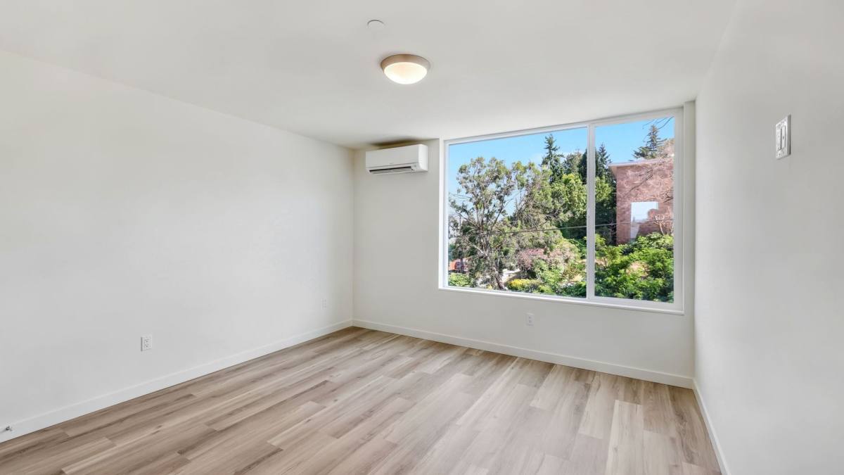 Townhouse for rent at 2826 S Walden St, Seattle, WA 98144
