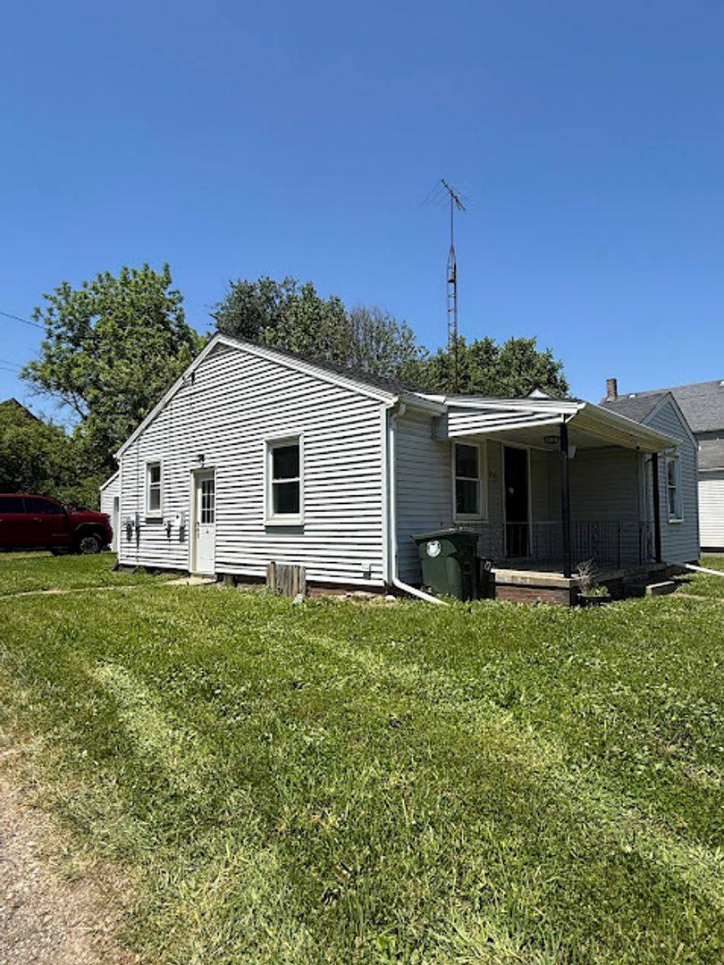House for rent at 2005 Maple Ave NE, Canton, OH 44714