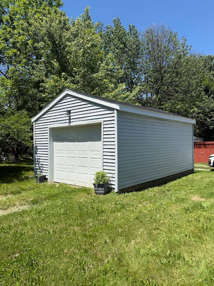 House for rent at 2005 Maple Ave NE, Canton, OH 44714