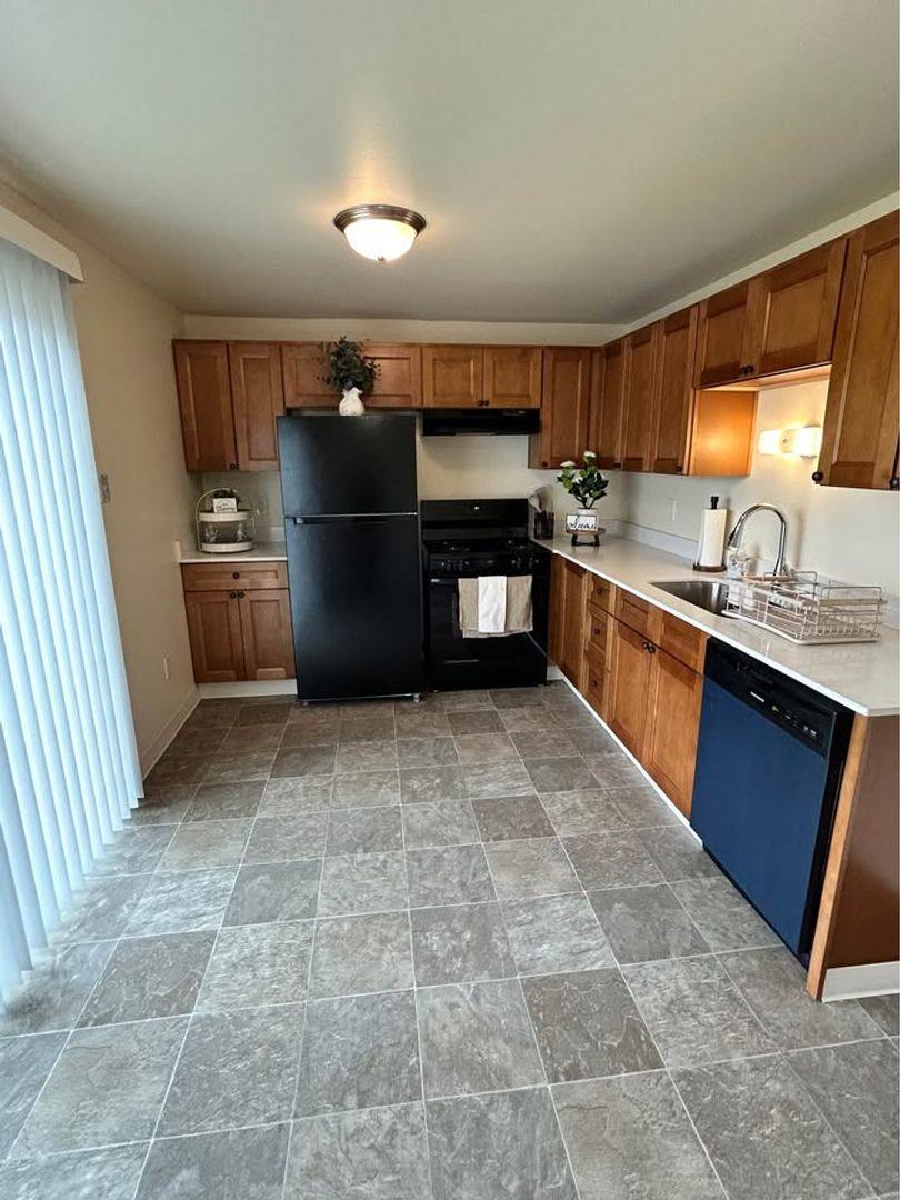 Apartment for rent at 1398 E Cleveland St, Woodburn, OR 97071