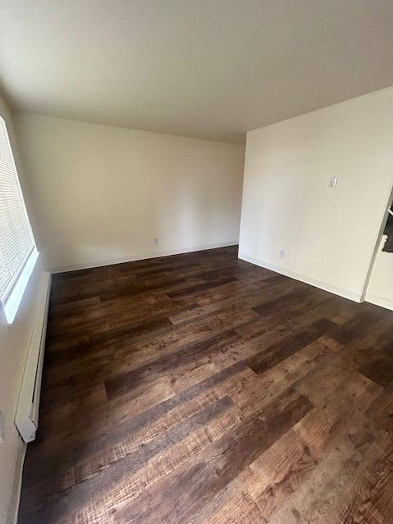 Apartment for rent at 1398 E Cleveland St, Woodburn, OR 97071