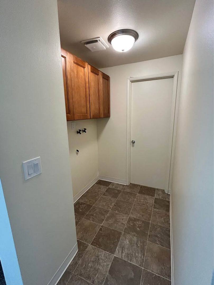 Apartment for rent at 1398 E Cleveland St, Woodburn, OR 97071