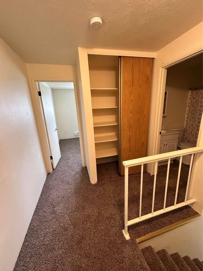 Apartment for rent at 1398 E Cleveland St, Woodburn, OR 97071