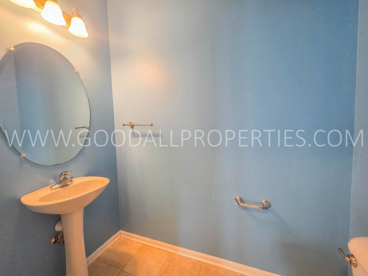 Townhouse for rent at 9140 Greenspire Dr, West Des Moines, IA 50266