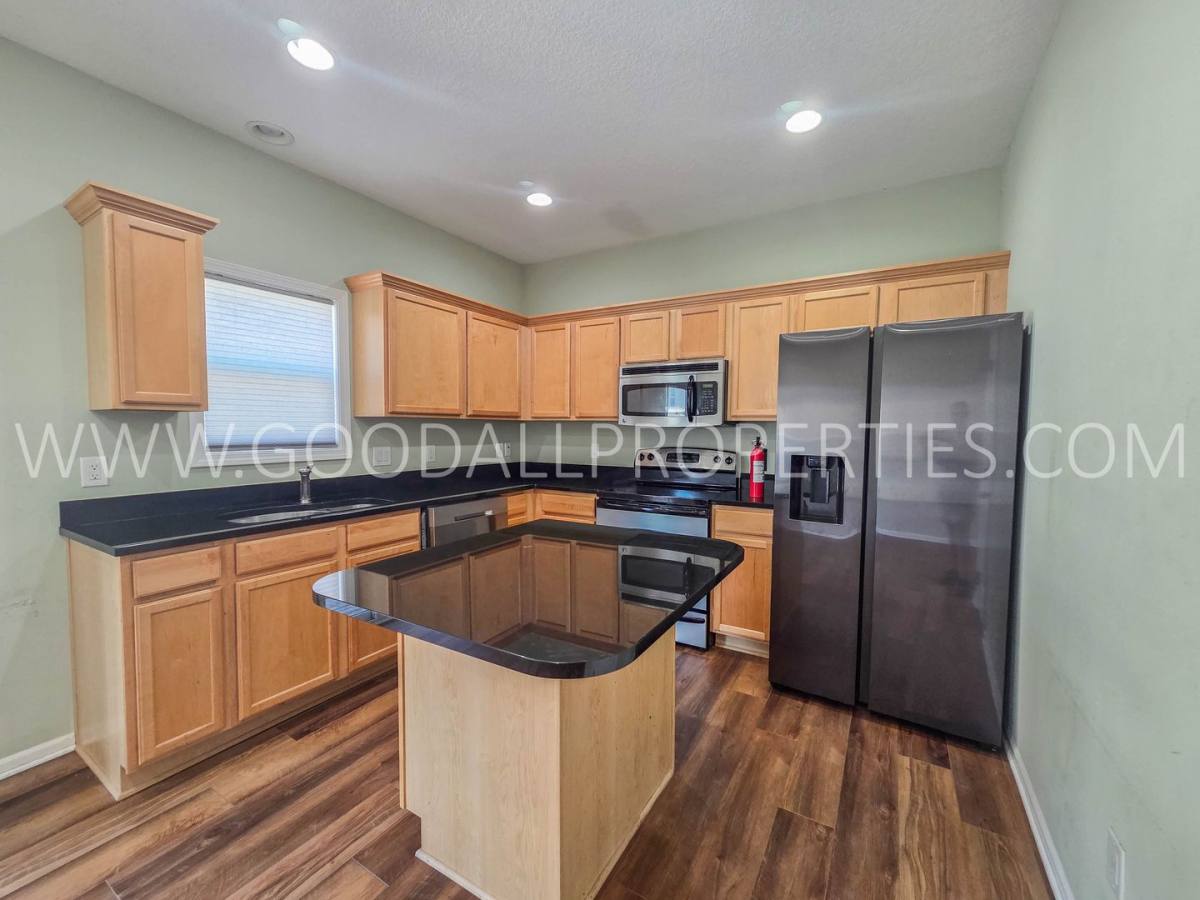 Townhouse for rent at 9140 Greenspire Dr, West Des Moines, IA 50266