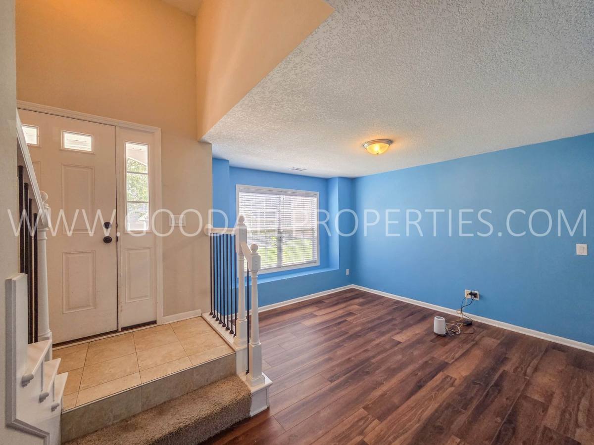 Townhouse for rent at 9140 Greenspire Dr, West Des Moines, IA 50266