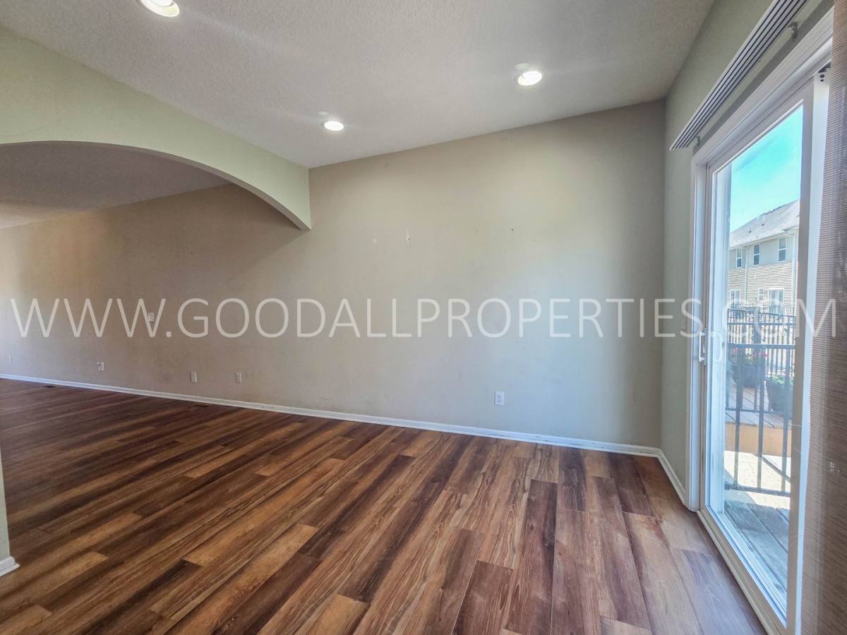 Townhouse for rent at 9140 Greenspire Dr, West Des Moines, IA 50266