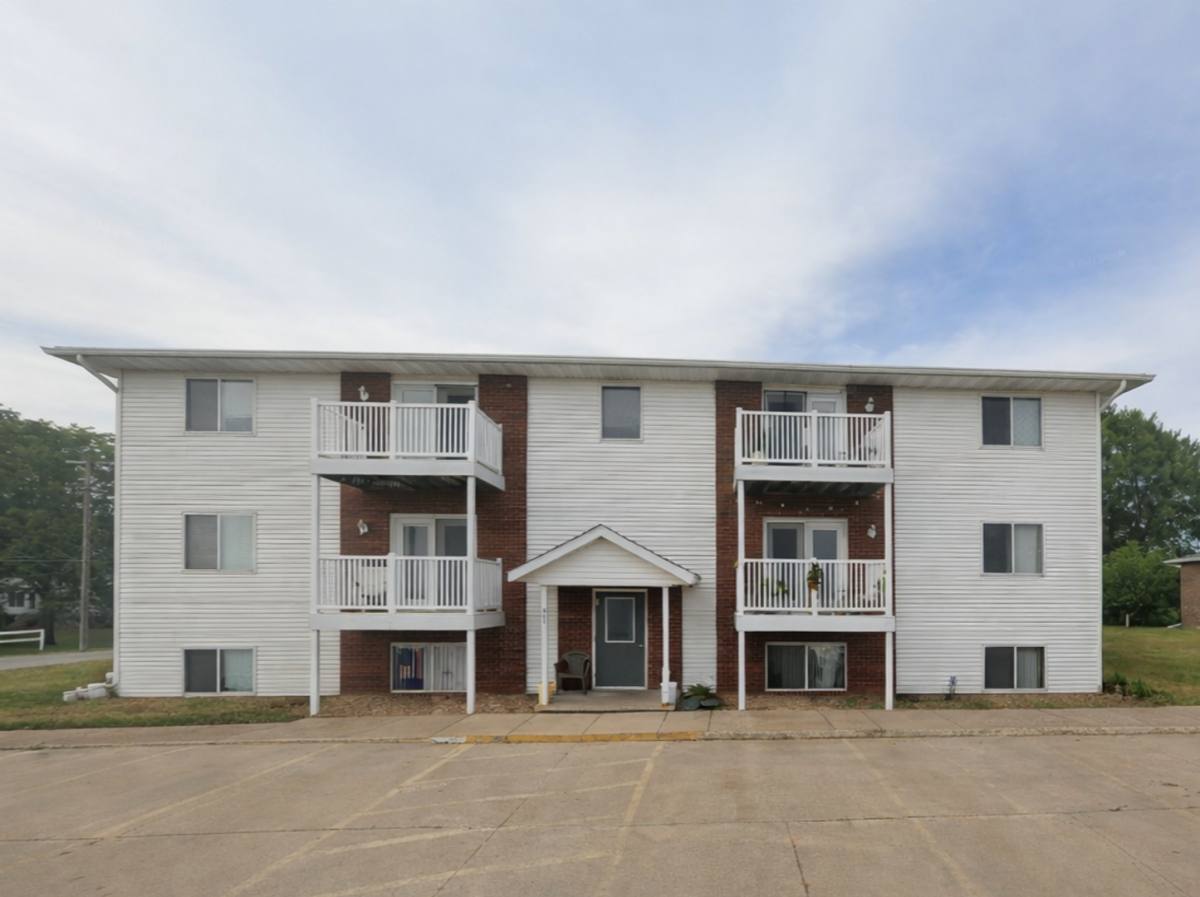 Apartment for rent at 201 9th Ave, Durant, IA 52747