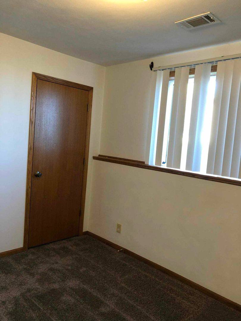 Apartment for rent at 201 9th Ave, Durant, IA 52747