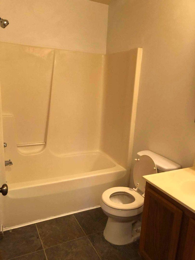 Apartment for rent at 201 9th Ave, Durant, IA 52747