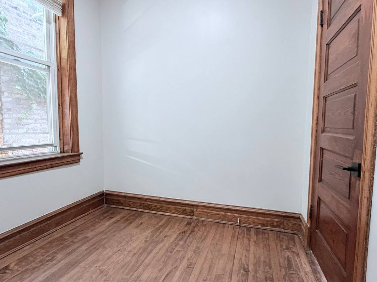 Apartment for rent at 2615 S Lawndale, Chicago, IL 60623