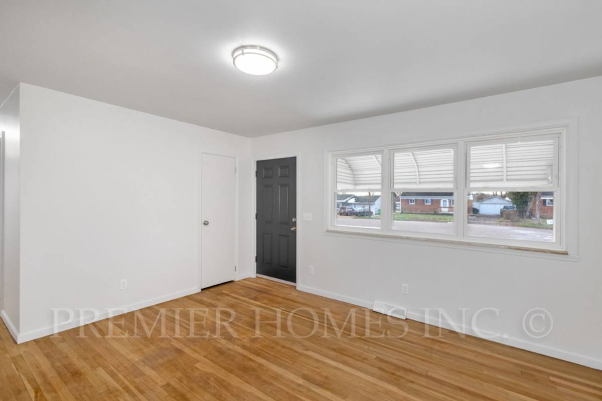 Apartment for rent at 3812 Root Ave NE, Canton, OH 44705