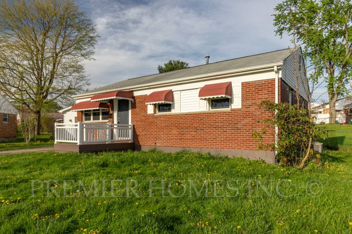 Apartment for rent at 3812 Root Ave NE, Canton, OH 44705