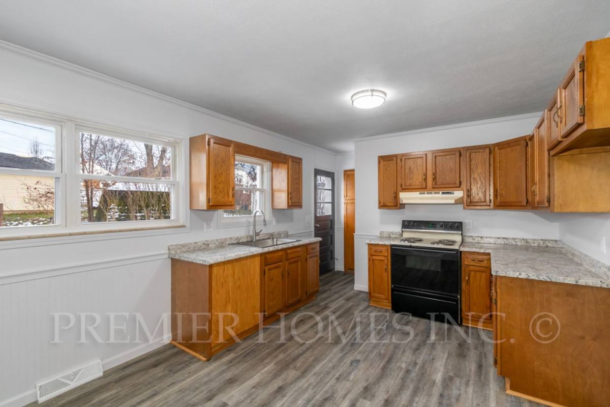 Apartment for rent at 3812 Root Ave NE, Canton, OH 44705