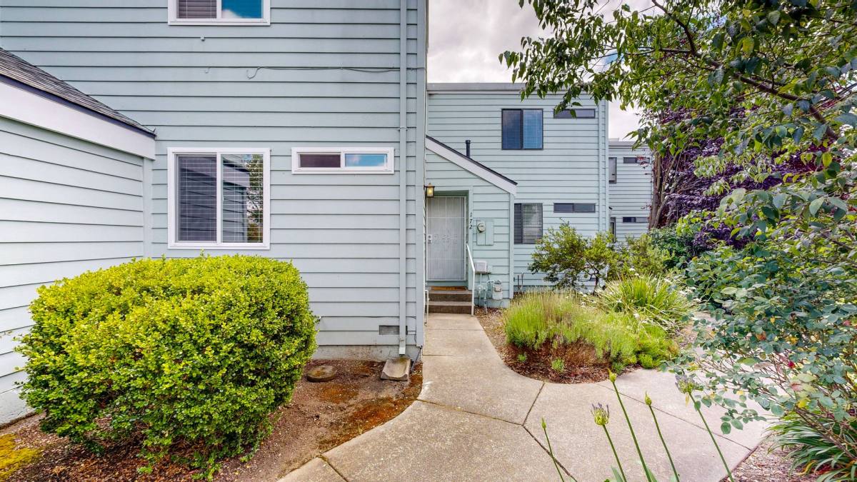 Apartment for rent at 172 Courtyards E, Windsor, CA 95492