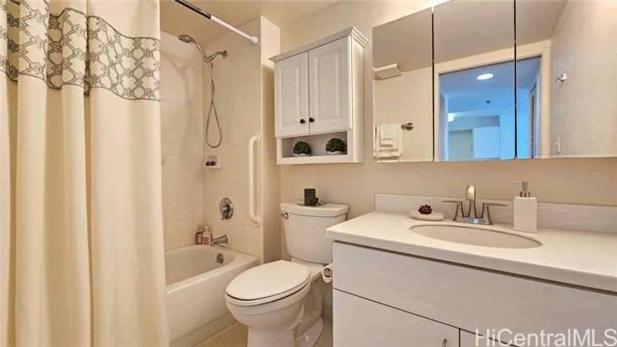 Apartment for rent at 1448 Young St, Honolulu, HI 96814