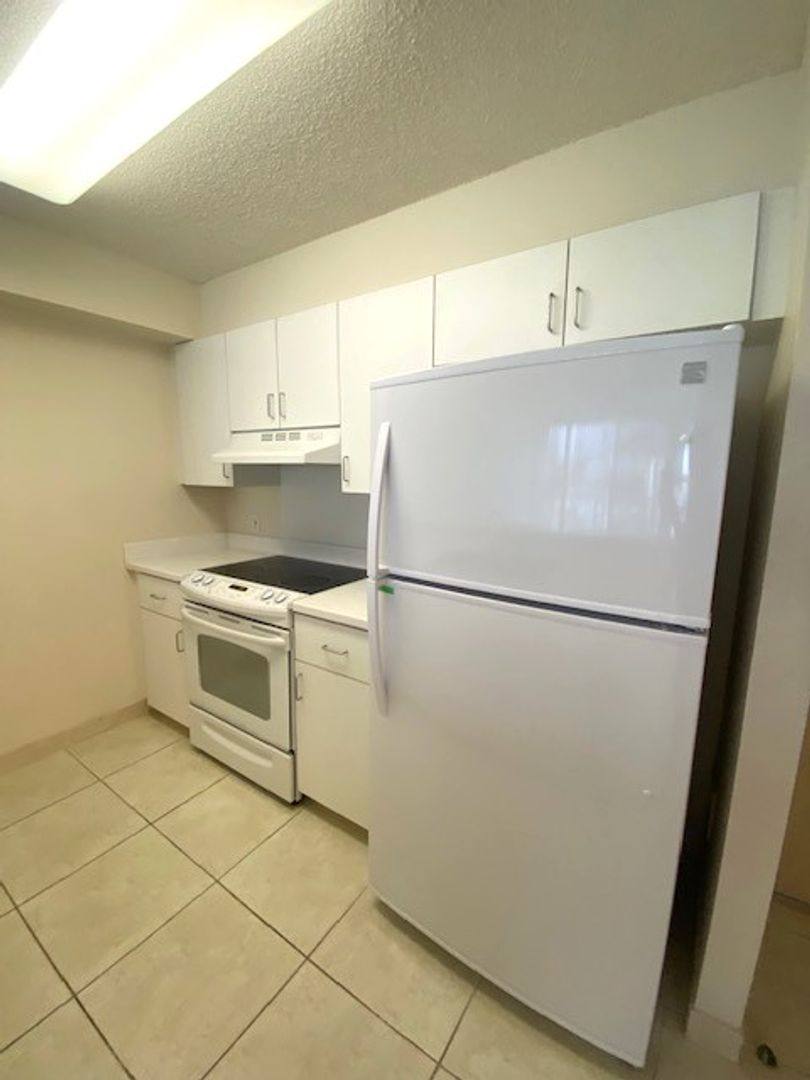 Apartment for rent at 1448 Young St, Honolulu, HI 96814