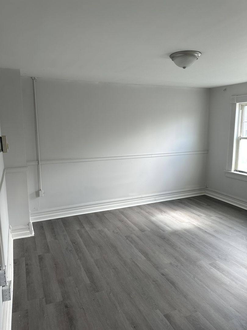Apartment for rent at 412 N William St, South Bend, IN 46601